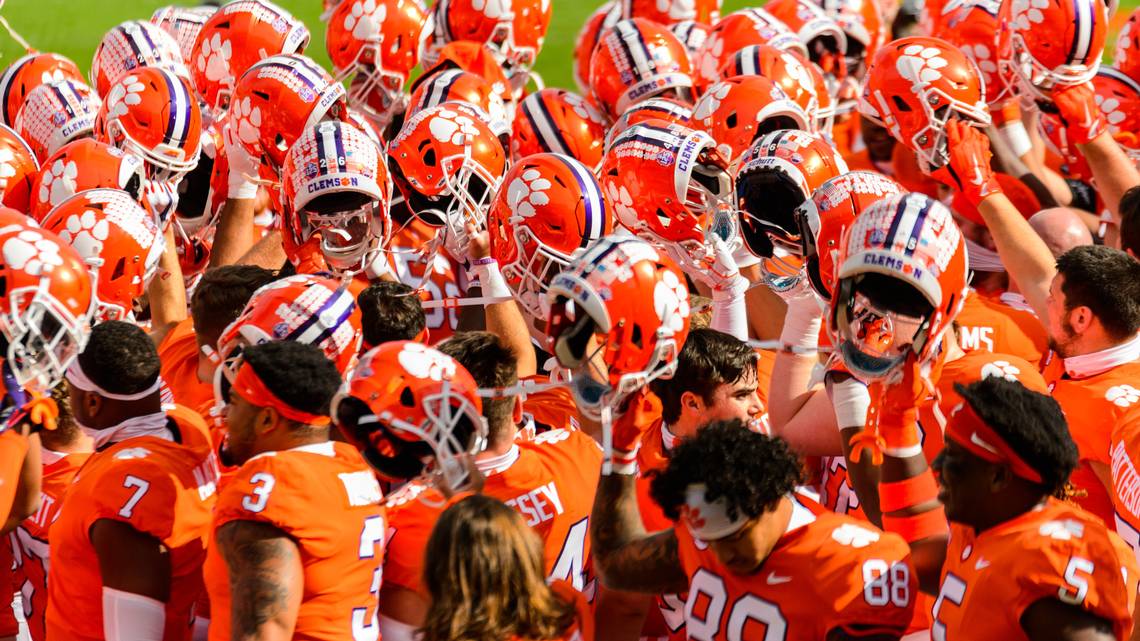 Clemson getting hyped before game
