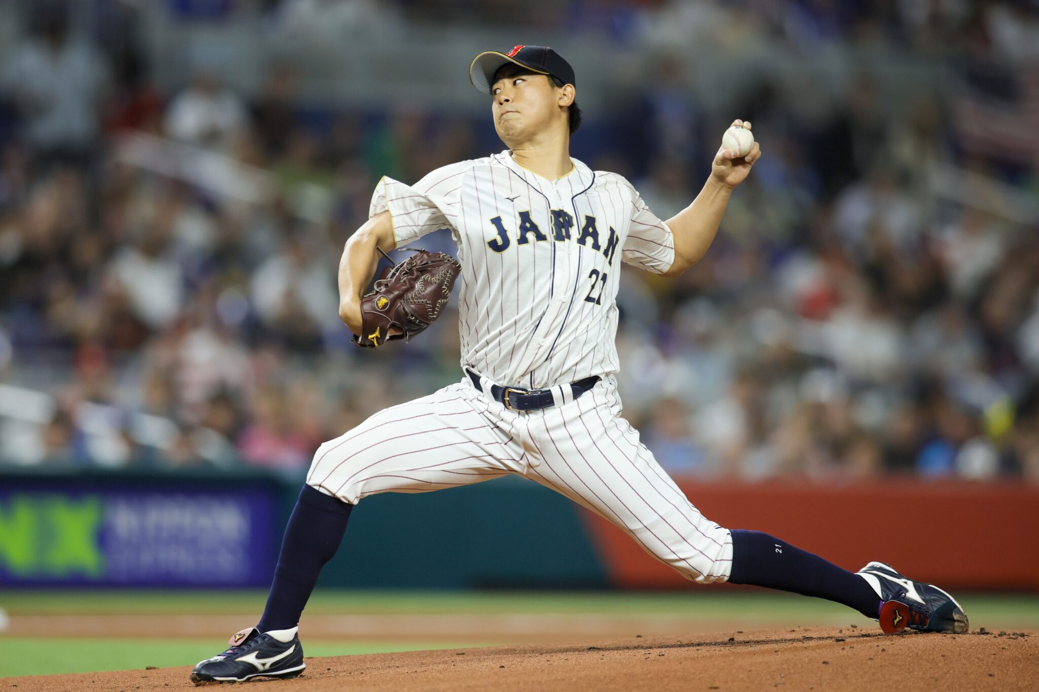 Japanese star pitcher Shōta Imanaga is reportedly signing a contract with the Chicago Cubs