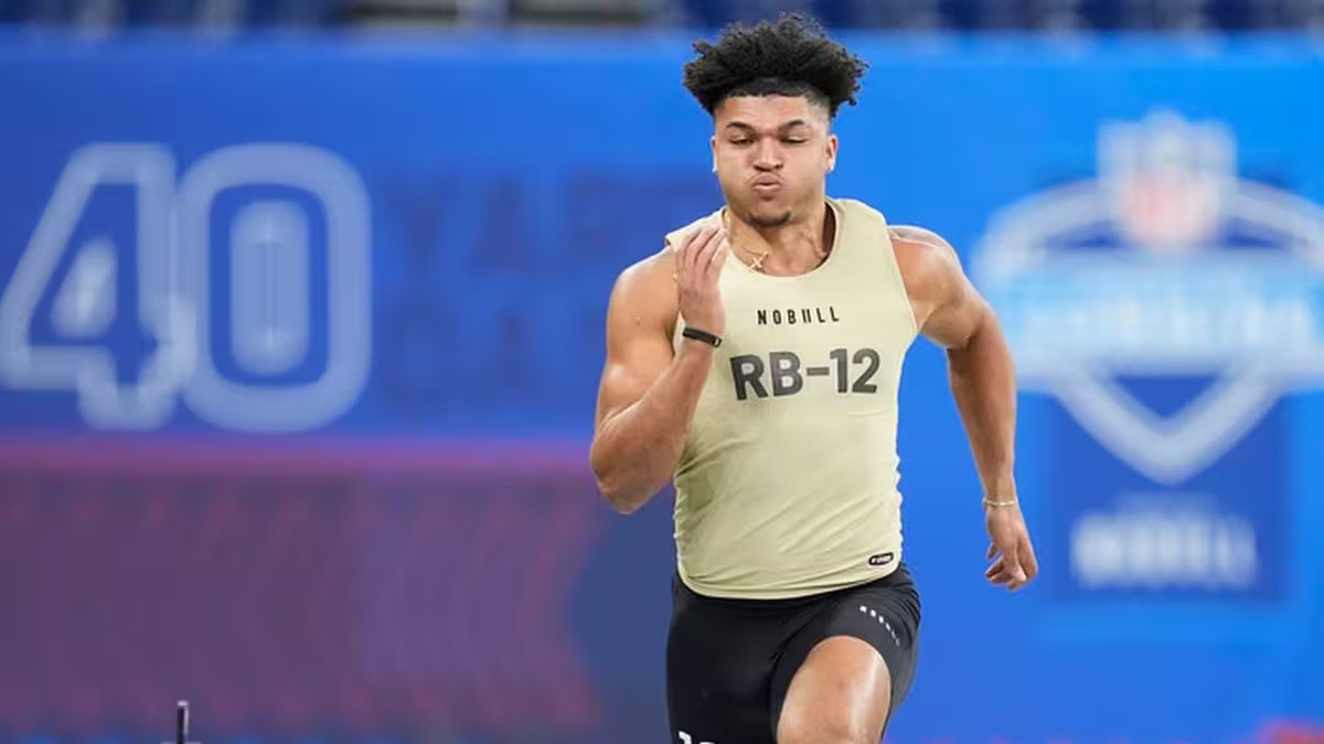 Running back running 40-yard dash