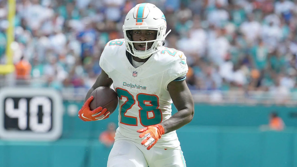 A De'Von Achane injury dominates the fantasy football outlook of the Dolphins vs. the Bills.