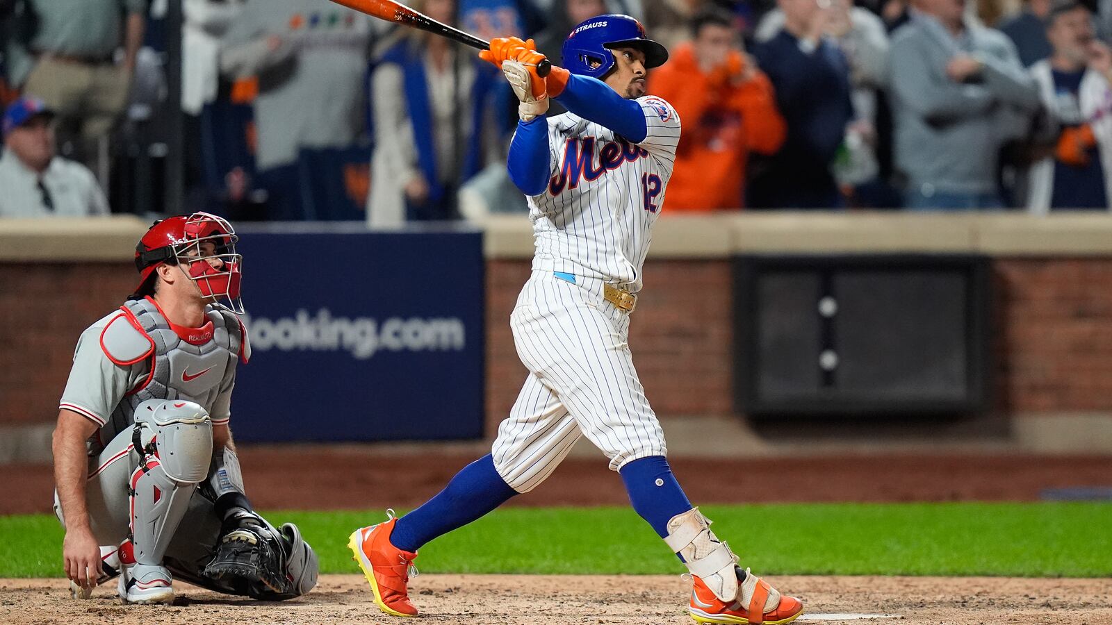 Francisco Lindor's Game 4 grand slam leads the New York Mets to the National League Championship Series.